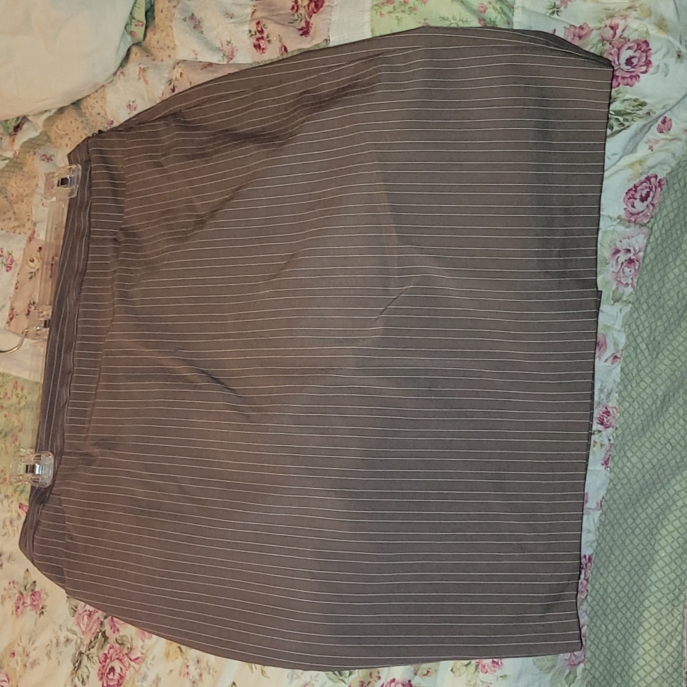 Pin striped skirt, with cute button down split in the back